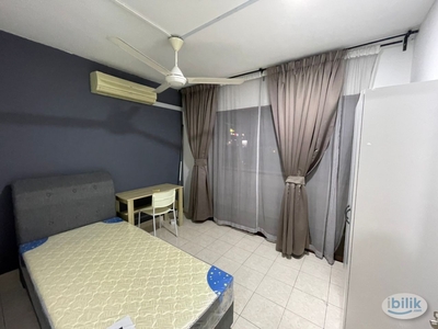 MIDDLE ROOM WITH PRIVATE BALCONY @ Palm Spring, Kota Damansara