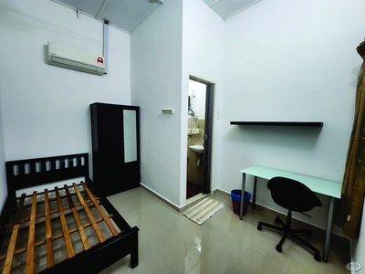 Middle Room,Grd flr,Wifi,New,Single bed,Ceiling fan,Aircon,SS2/2,Petaling Jaya