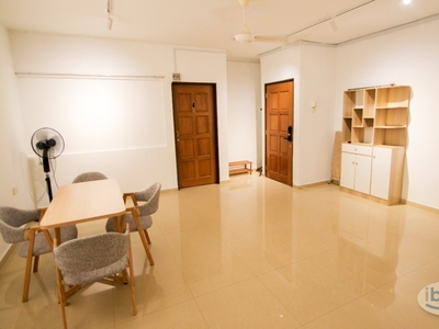 Single Room With A/C at Sea Park Apartment, Petaling Jaya Near MRT