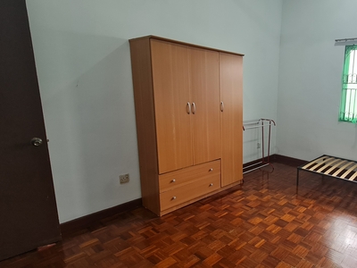 SS2 Room To Rent - Working Female Only
