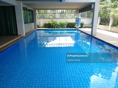 3 storey bungalow with private pool, gated guarded, near to amenities