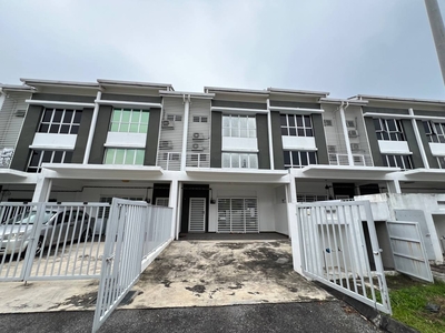 3 Storey Terrace Azalea @Taman Putra, Bukit Rahman Putra, Sungai Buloh