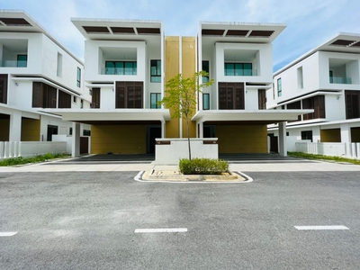 FREEHOLD Modern & Exclusive Semi D Astana Residences Presint 8 Putrajaya For Sale
