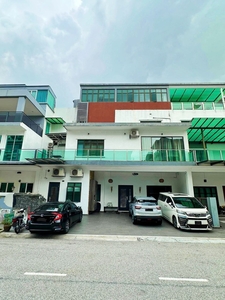 Fully Renovated 3.5 Storey Superlink Townhouse Taman Duta Suria Residency Ampang For Sale