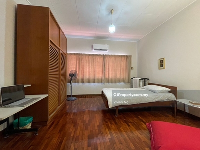 Spacious ensuite bedroom with toilet Bangsar Bungalow For Rent