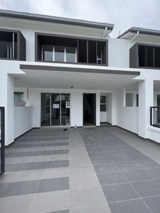 Starling Brand new, Face open, 2-storey house