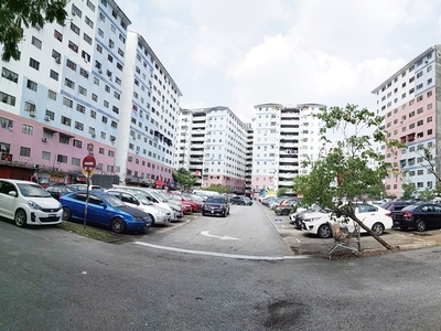 Subang USJ Angsana Apartment Newly Refurbish With Lift