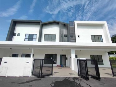 Sunland Residence, Ipoh, Perak Double Storey Teracce House For Sale Guarded community Leasehold