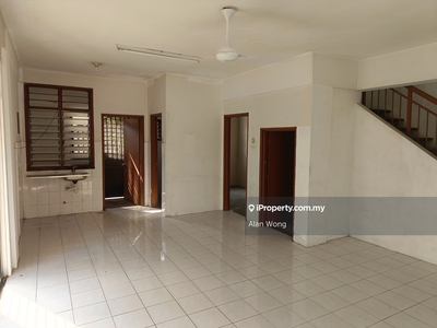 2 Storey Corner Terrace House @ Bandar Saujana Putra, Sp 4