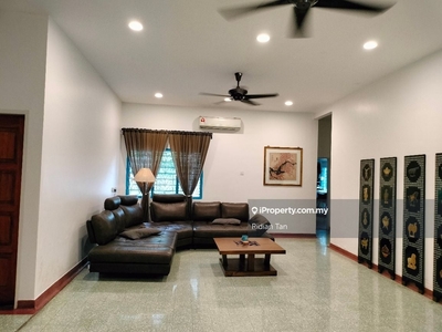 Beautiful Single Storey Bungalow House in Melawis Klang For Sale!