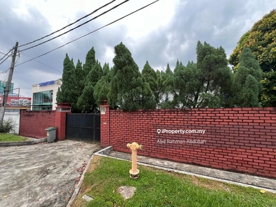 Double Storey Semi-D with commercial zoning for sale @ Jalan Serampang
