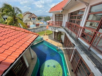 Renovated bungalow with private pool, call me for viewing