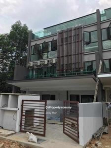 Sri Gombak Superlink Pool Villa Urgent for sale, below market,freehold