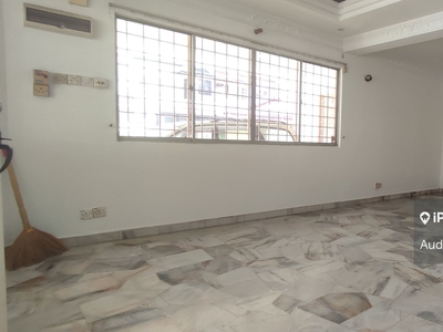 Well maintained terrace house for sales