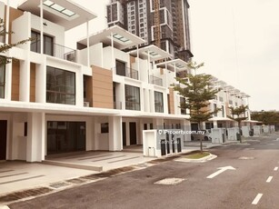 3-storey house for Sales