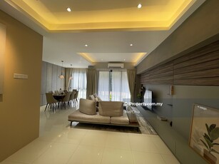 Exclusive lakeside condominium at the leading address of PJ Damansara
