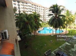 Freehold Corner Unit Fully Furnished Cocobay Resort Condo, P D