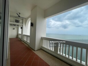 Full seaview. Convenience area. walking distance to grocery, eateries.
