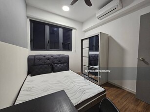 M Vertica Medium room for rent