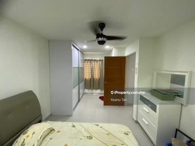 Master Bedroom For Rent, Taman Sri Sinar 2.5 Storey Landed House