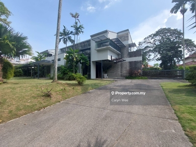 A cozy bungalow home for sale at Lakeview Saujana Golf