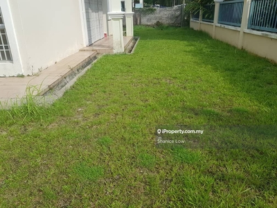 Bandar Puteri Puchong 2 sty with extra land semi furnished for rent