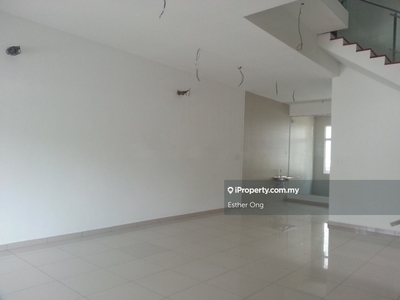 Dolomite Templer Freehold 3 Storey High Ceiling Gated Guarded