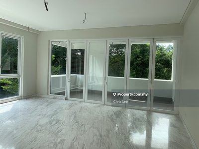 Escape the Bustle: Unit for Sale with Lush Greenery in Taman U-Thant