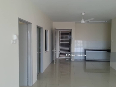 Few unit available on hand / Klcc View / 2carparks