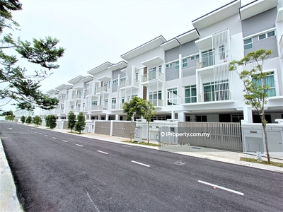 Newly Completed 3 Storey Superlink House @ Ampang for Sales