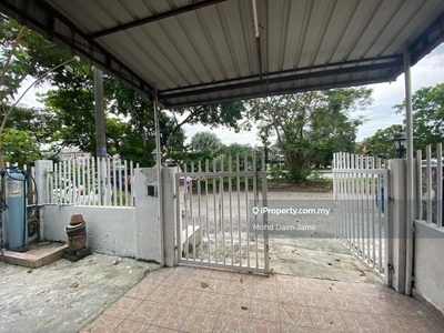 Non bumi lot. Open title, extended and renovated, facing open