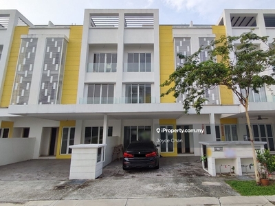 Freehold 3 Storey Super Link House in Majestic Rawang
