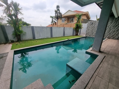 FULLY FURNISHED 2 STOREY BUNGALOW MODERN DESIGN WITH SWIMMING POOL