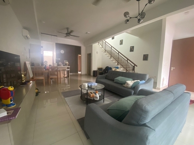 Puchong 2sty Linkhouse Semi Furnished Subsale