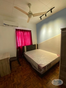 Female Only Rooms in Setia Alam. Single Room Medium room Ladies only