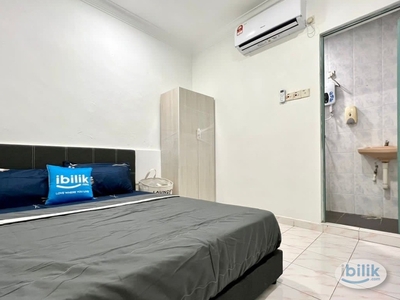 Taman Molek Room for Rent