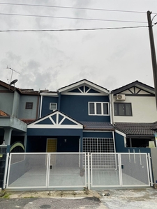 Double Storey Terrace House at Taman Sri Andalas For Rent
