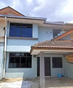 Taman Tampoi Indah Jalan Perkasa @JB Double Storey Terrace House Unfurnished For RENT: Rental Price : RM 1,600 Land Area : 1400 sqft 4 Be