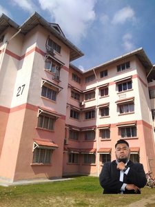 Top Apartment Kiambang di Bukit Subang, Shah Alam