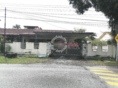 Single Storey Semidetached House For Sale in Taman Merdeka, Ipoh