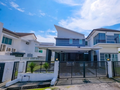 FULLY FURNISHED Double Storey Bungalow Sek 7 Shah Alam - Swimming Pool