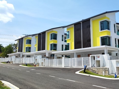New Completed 3 Storey Semi D Cluster House, Sg Merab near Putrajaya