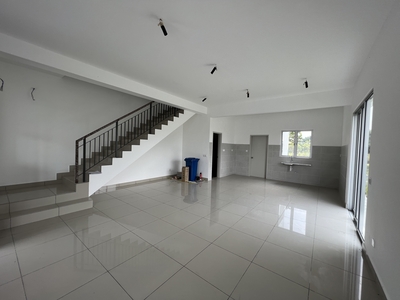 2-storey house , starling Endlot @ bandar rimbayu, Basic + Brand new