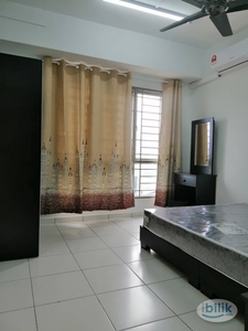Axis - [Female Unit] Middle Room!! Offer At Only RM585!! 3 Minute To LRT Station!! LRT Direct To Sunway Velocity!!