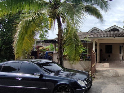 Bukit Sentosa Bungalow house For sale