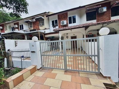 Double Storey Terrace, Taman Universiti Indah, Seri Kembangan