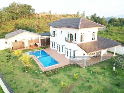 Huge Bungalow With Pool Below Market Value, Fully Furnished