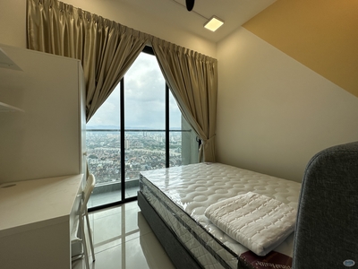 Lavile Balcony Room for rent @Maluri