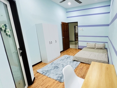 Middle Room at Green Lane, Penang for Rent !! Near LAM WAH EE Hospital !! FREE WIFI !!