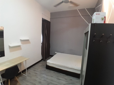 Near KTM Petaling station, Old Klang Road, Mid Valley City Medium Room rent at D'sands residence
